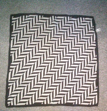 Weiß/dunkelblau  gemustertes